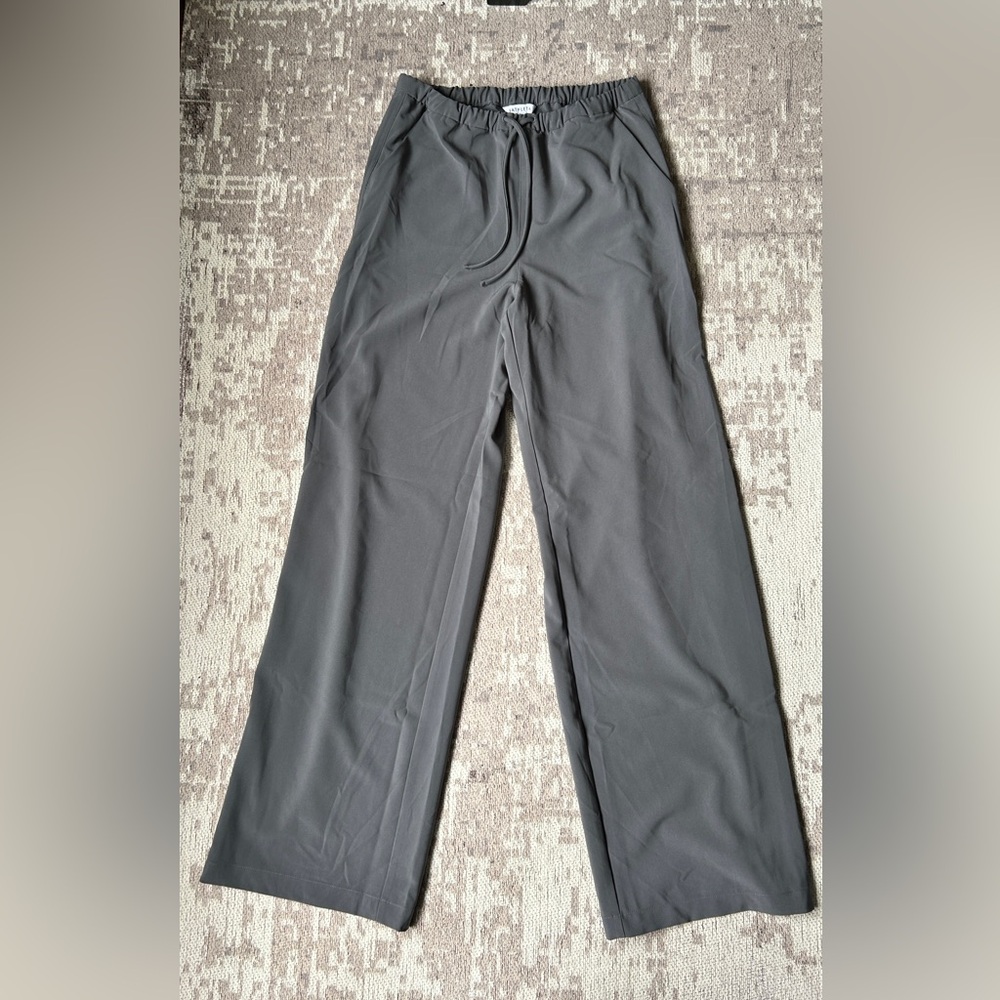Athleta Women’s Brand New Gray Pants